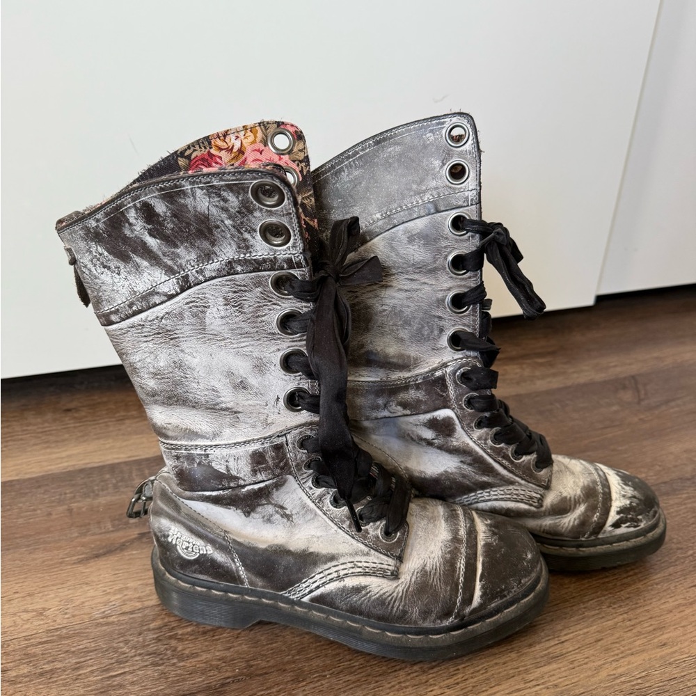 Dr. Martens 1914 Triumph Boots
